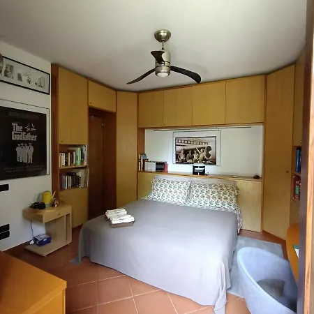 Nella Casa Dei Tigli