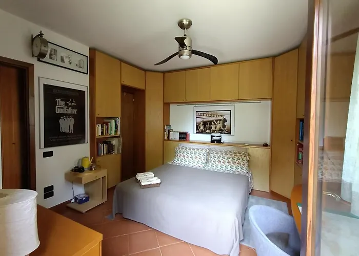 Nella Casa Dei Tigli